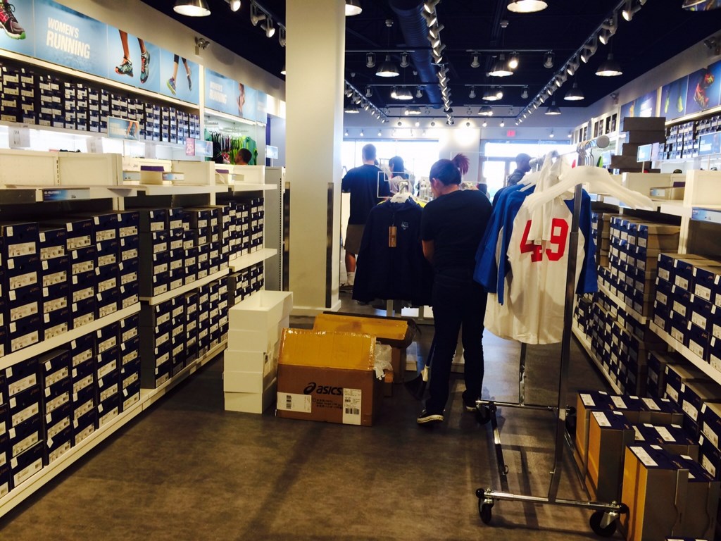 asics outlet store near me