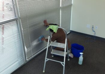 Warehouse Windows Cleaning in Frisco Tx 04 55f44aac33ae9bdeec243299da172f92 350x245 100 crop Warehouse and Office Windows Cleaning in Frisco, TX