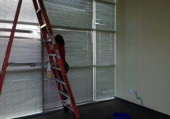 Warehouse Windows Cleaning in Frisco Tx 20 2ef221b722858e302abd923e2478938b 350x245 100 crop Warehouse and Office Windows Cleaning in Frisco, TX